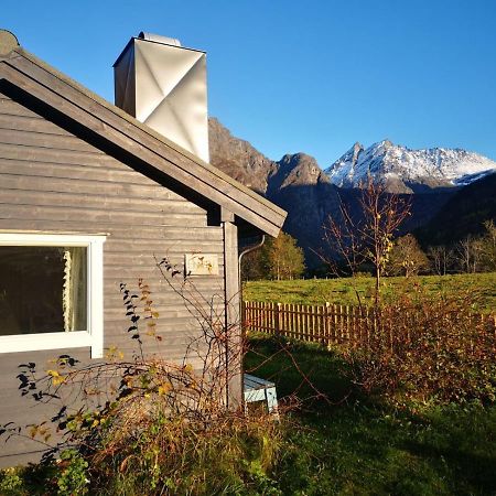 Åndalsnes Annebuヴィラ エクステリア 写真