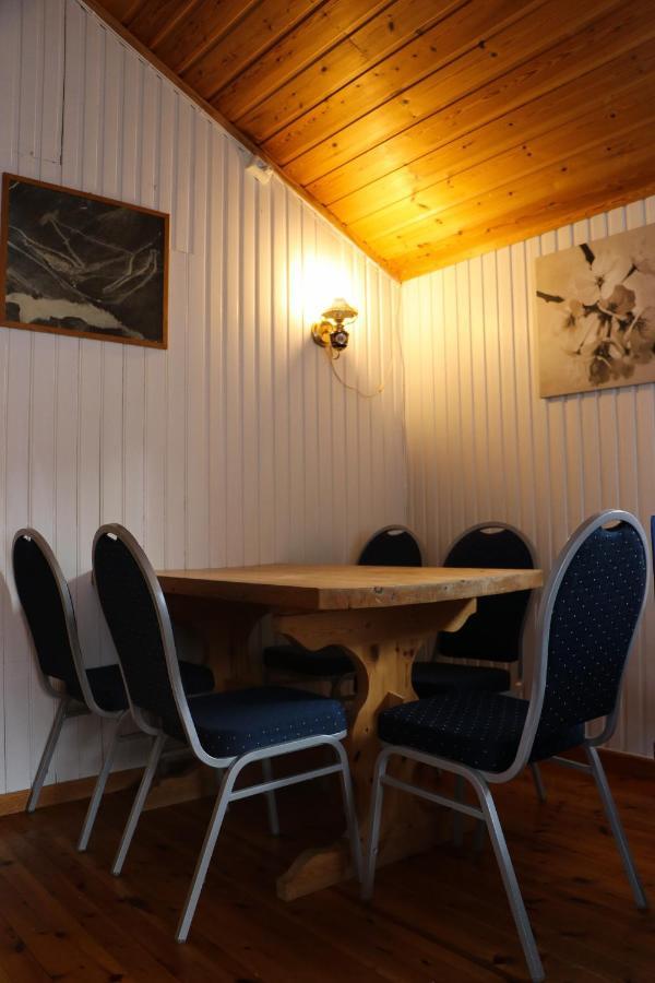 Åndalsnes Annebuヴィラ エクステリア 写真