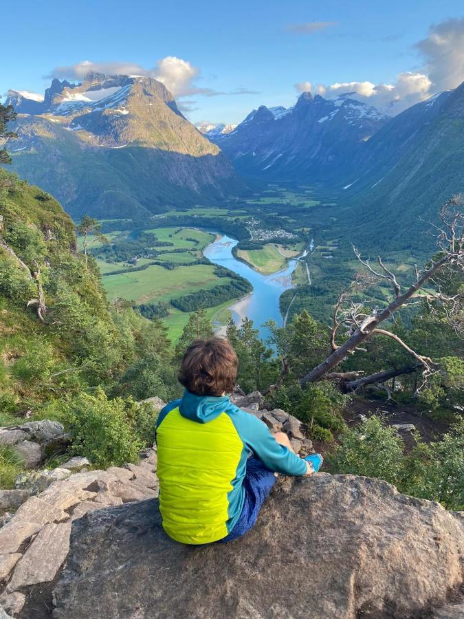 Åndalsnes Annebuヴィラ エクステリア 写真